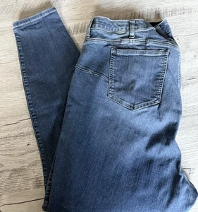 Torrid Woman’s Plus Bombshell Skinny Premium Stretch 5 Button Jeans 24W - Picture 1 of 10