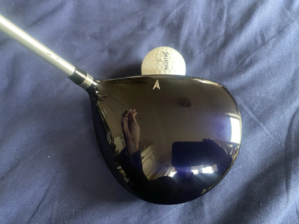 Hippo Outward Nine Driver  10 Degs, Firm  Graphite Shaft+ Head cover 45 1/2 ins - Image 1 of 4