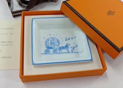 Hermes   Square  tray  plate  2001  W/Box  3.14"  3.14"   With Box  Novelty item - Image 1 of 4