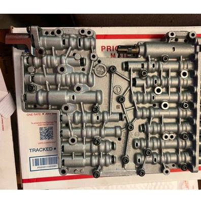 2011 BMW 750Li xDrive Valve Body Upper And Lower Plates No Solenoids or TCU Foto 1 de 2