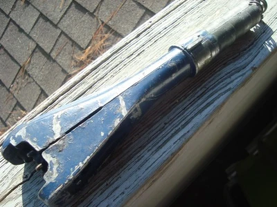 Johnson / Evinrude Tiller Handle 5 to 35 HP w/ Rod and Grip OMC OMC 377943 Foto 1 de 3