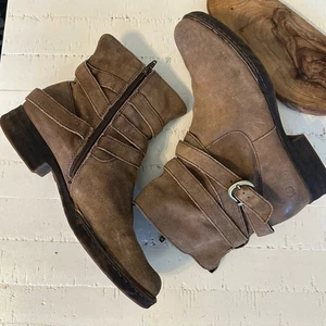 Born Damen hellbraun/braun Wildleder Stiefeletten Riemchen Schnalle seitlicher Reißverschluss Damengröße 9 - Bild 1 von 8