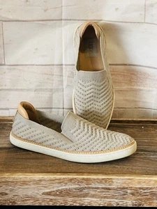 UGG Australia Women's Sammy Chevron Metallic Slip On Shoes Sneakers Size 8 EUC - Picture 1 of 7