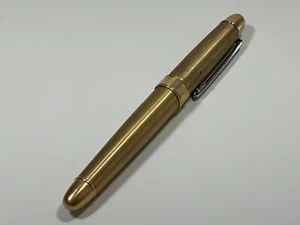 Pluma Rollerball Vintage ACME Studio Prototipo de latón en bruto en forma de bala - Imagen 1 de 3