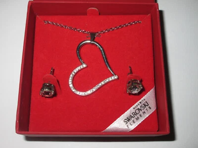 Heart Necklace -  Swarovski Crystals W/ Earrings. In Box - Valetines (B15) - Image 1 of 3