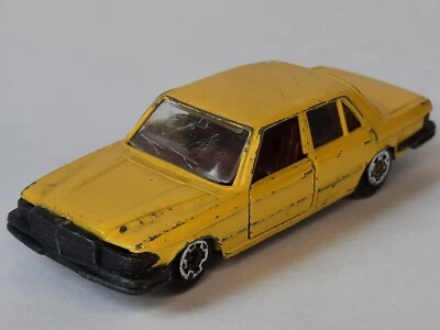 MIRA yellow Mercedes 450 SEL Ech. 1/64 Made in Spain vintage car coche voiture - Imagen 1 de 4