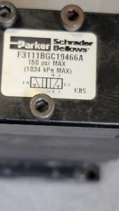 Parker Schrader Bellows F3111BGC19466A Hyd. Valve 150 psi Max (1034 kPa Max) NOS - Picture 1 of 11