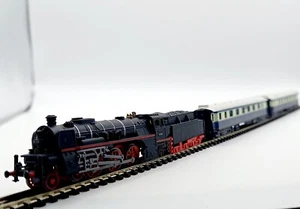 Z Gauge Scale Steam Locomotive Luxury Coaches Model Railway Train - Picture 1 of 11