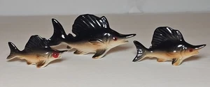 Lote De Colección De 3 Miniatura Hueso China Japón Pez Espada Familia Estatuillas Marlín - Imagen 1 de 14