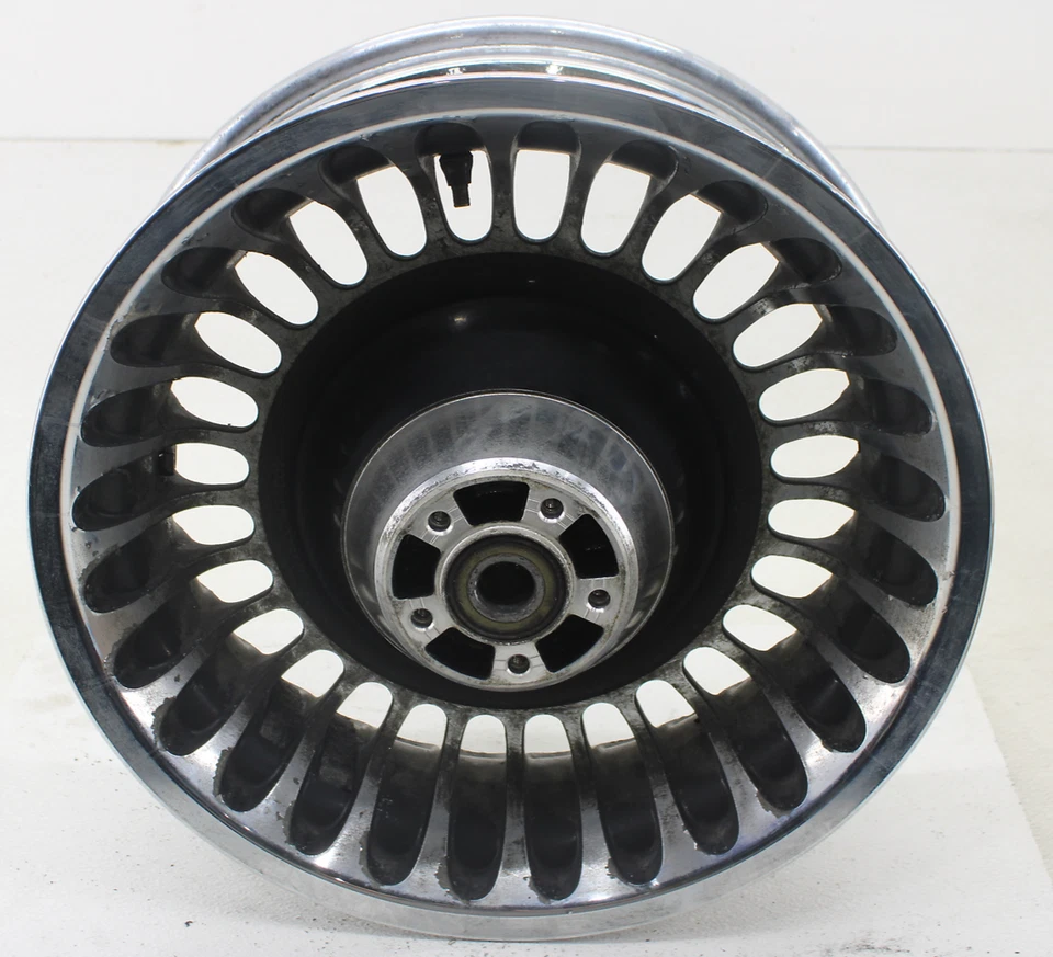 Llanta trasera Harley Davison Touring Electra Road Street 2009-2013 ABS de 16x5 Foto 1 de 4