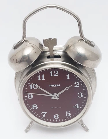 Vintage USSR Russian Soviet Mechanical Desk Table Clock Raketa Alarm #584 Cover