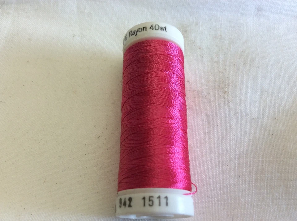 HILO DE BORDAR DE RAYÓN MALHUMORADO 40 PESOS - 250 YARDAS---MUCHAS OPCIONES Foto 1 de 1