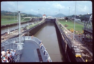 Original Boat / Ship Slide - Panama Canal Miraflores Locks #2 11-23-1983 - Picture 1 of 1