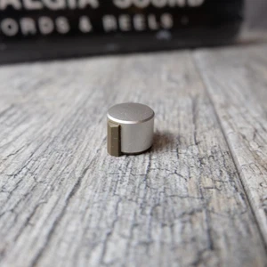 Tascam 32 Teac Reel to Reel – ONE Small Pitch Control or Phones Knob Fits 34 34B - Picture 1 of 3