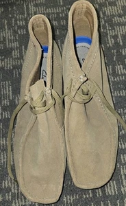 Neu Clarks Shacre Desert Boots Herren Sand Knöchel Chukka Schuhe US 12 defekt khaki - Bild 1 von 11