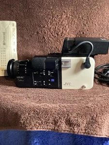 Videocamera a colori JVC GX-N7U Custodia per il trasporto dell'obiettivo zoom # 16921487 - Foto 1 di 16