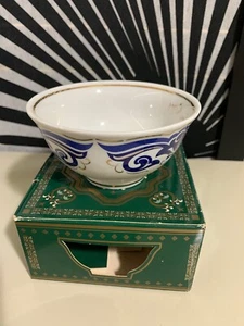 Juguete de porcelana rusa blanco azul intestino recuerdo pasatiempo nuevo en caja Piala árabe  - Imagen 1 de 6