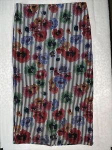 Falda lápiz para mujer Trafaluc By Zara talla PEQUEÑA floral a rayas efecto 3D - Imagen 1 de 3