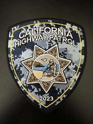 Parche Patrulla de Carreteras de California camuflaje azul Día del Veterano 2023 Foto 1 de 2
