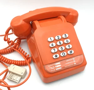 Ancien Téléphone Orange Vintage Socotel S63 à Clavier PTT - Photo 1/3