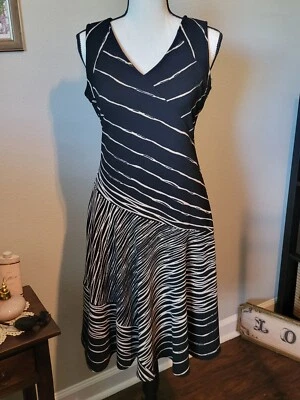 Dressbarn Black w/ Tan Stripe Dress, Sleeveless, V-neck, Fit & Flare, Size 4 - Image 1 of 4