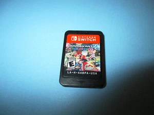 Mario Kart 8 Deluxe Nintendo Switch Game - Picture 1 of 1