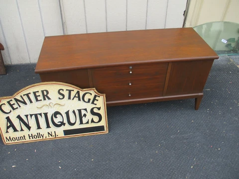 64371  Walnut Mid CENTURY Modern Cedar Lined  Blanket Chest Cover