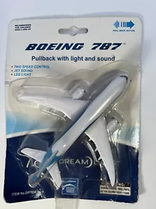 Daron Boeing 787 Dream Liner Pull Back with Light & Sound Toy Airplane NEW NIP - Picture 1 of 4