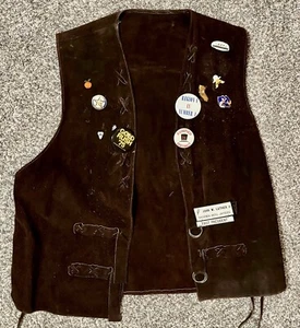 JAYCEES gilet pelle biker scamosciato western Hacienda Heights California taglia L anni 60-70 - Foto 1 di 10