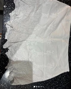 New Look Ladies White Lace Shorts - Picture 1 of 4