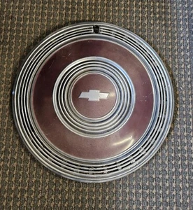 VINTAGE 1970 CHEVY CAPRICE HUBCAP WHEEL COVER 15 INCH RED/MAROON - Picture 1 of 6