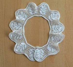 Alter feiner weißer Spitzen Kragen gehäkelt Handarbeit Unikat ca. 7cm breit - Bild 1 von 3