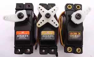 JR DS821 - Digital Sport High Torque Servos in good condition quantity of 3 - Picture 1 of 2