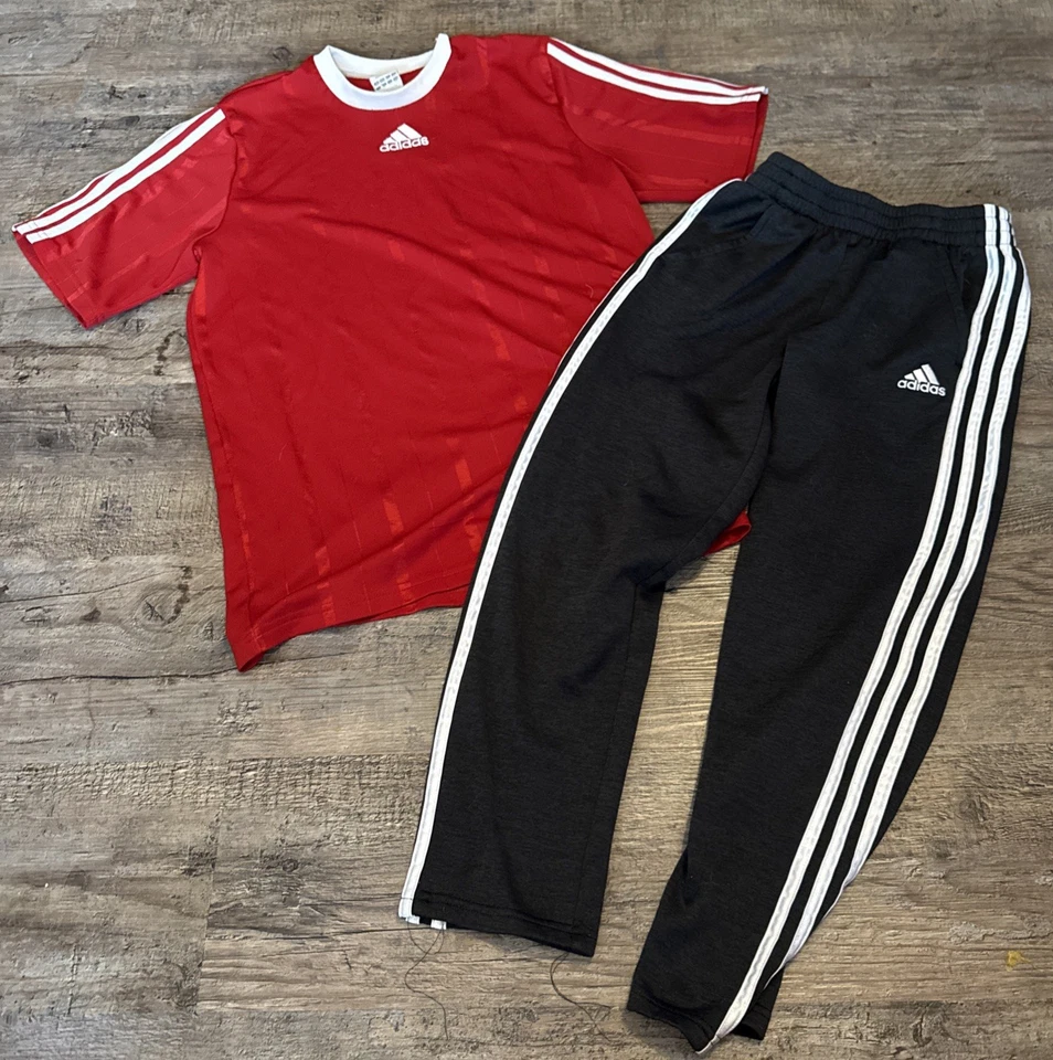 Adidas Niños Talla Pequeña Camisa Y Pantalones de Pista Rojo Negro Conjunto Foto 1 de 4