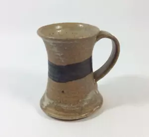 Taza de cerámica artesanal de loza de gres marrón tostado moteado - Imagen 1 de 8