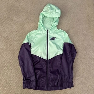 Nike Sportswear Windrunner Big Kids' (Girls') Jacket, DB8521, Large - Picture 1 of 3