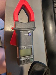 Fluke 33 True RMS Clamp Meter WITH Clip on carry case - Picture 1 of 3