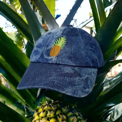 Gorra de béisbol Sun N Sand para mujer de mezclilla desteñida con tirantes holgada Foto 1 de 4