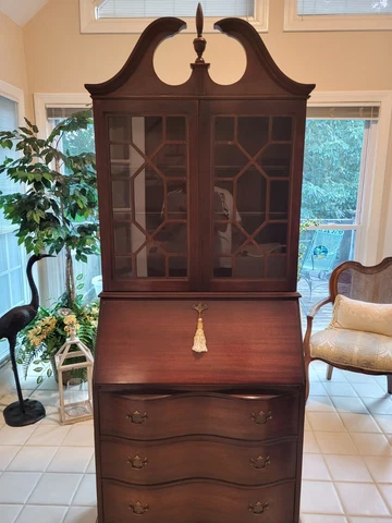 JASPER CABINET Mahogany CHIPPENDALE Drop Front SECRETARY DESK Serpentine Drawers Cover