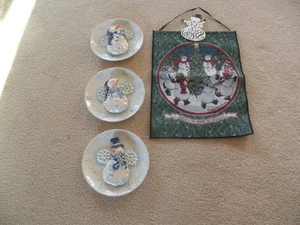 3 Vintage Ganz schillernde 3-D Schneemänner & Schneeflocke Wandteller & Wandbehang Banner - Bild 1 von 18