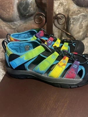 Sandalias de senderismo Keen para mujer talla 6 arco iris tie dye Newport zapatos para agua Foto 1 de 4