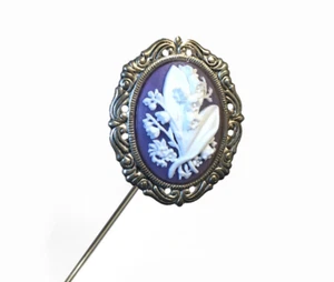 HATPIN 8", LIRIO Blanco del Valle Flores en CAMEO Púrpura en Acabado Plateado - Imagen 1 de 8