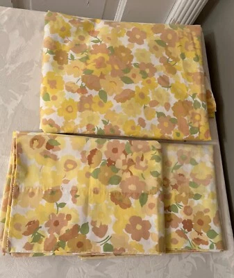 VINTAGE WAMSUTTA ULTRACALE MID MOD YELLOW FLORAL  Twin FLAT SHEET + 2 Pillowcase - Image 1 of 4