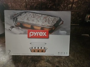 Pyrex 2 Piece Serveware Set 9" X 13" Baking Dish & Christmas Tree Serving Basket - Picture 1 of 5