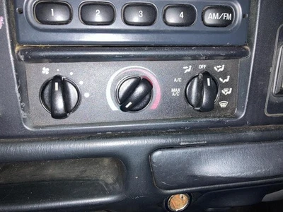 Регуляторы температуры кондиционера 1999-2010 Ford F750 - б/у - Изображение 1 из 4