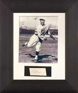 Red Ruffing signed 1.5"x3" Cut signature Framed w/ Red Sox 8x10 Photo- Beckett - Picture 1 of 2