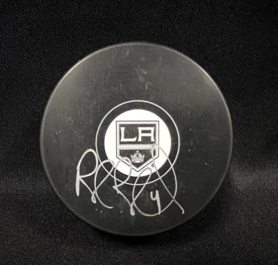 Disco assinado por Rob Blake Los Angeles Kings JSA - Imagem 1 de 3