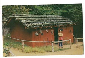 OCONALUFTEE INDIAN VILLAGE Cherokee North Carolina Postcard NC Linen Koppel 1955 - Bild 1 von 2