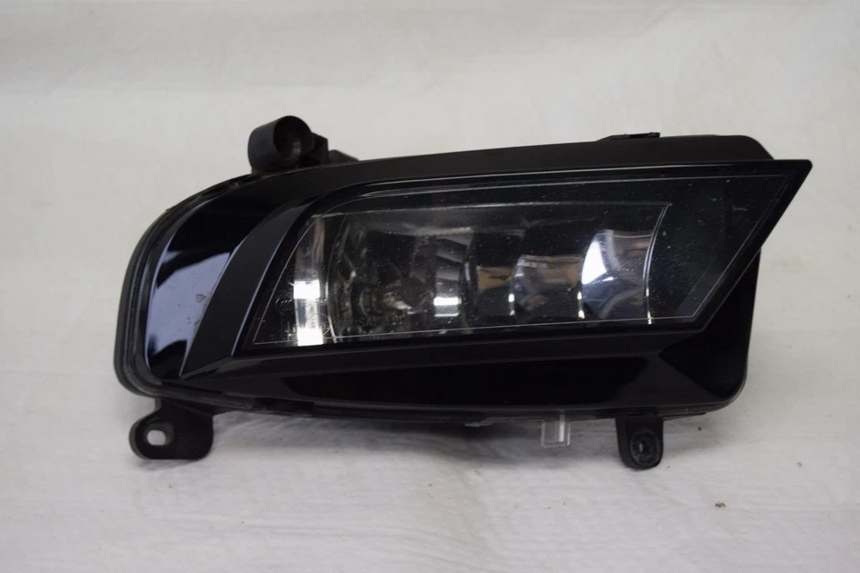 Conjunto de luces antiniebla DERECHAS 8K0941700B fabricante de equipos originales Audi A4 Quattro 2013-2015 Foto 1 de 4