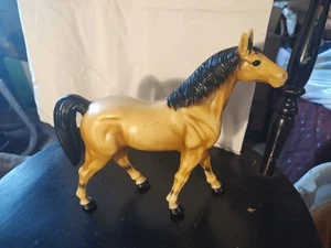 Vintage Hong Kong Hard Plastic Horse - Picture 1 of 8